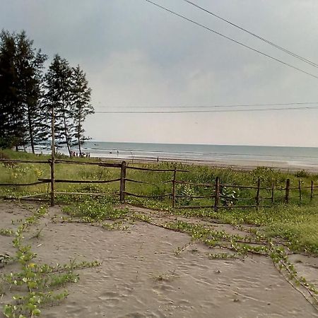 Feet Up Amaranth Resort Dāpoli Екстериор снимка