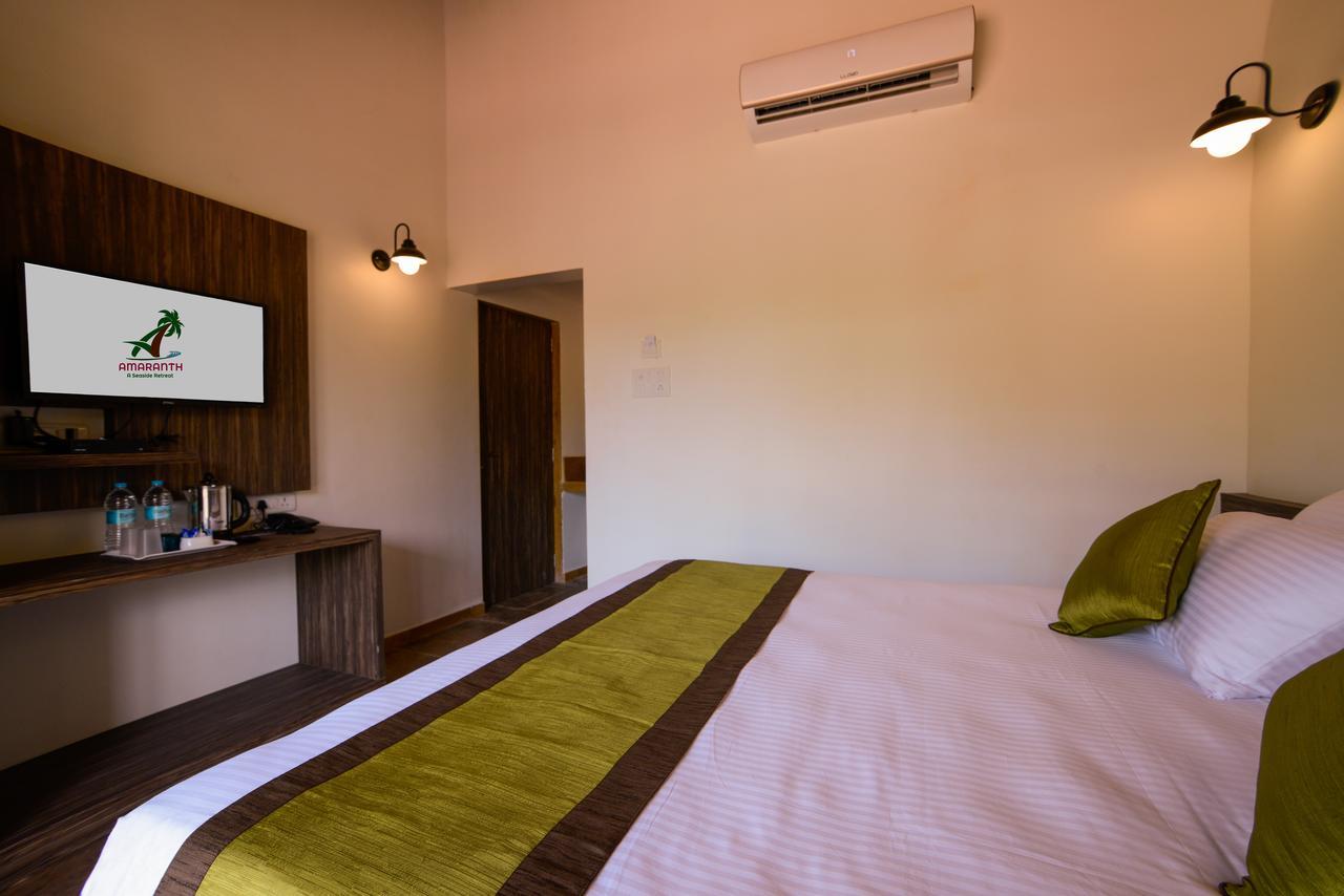 Feet Up Amaranth Resort Dāpoli Екстериор снимка