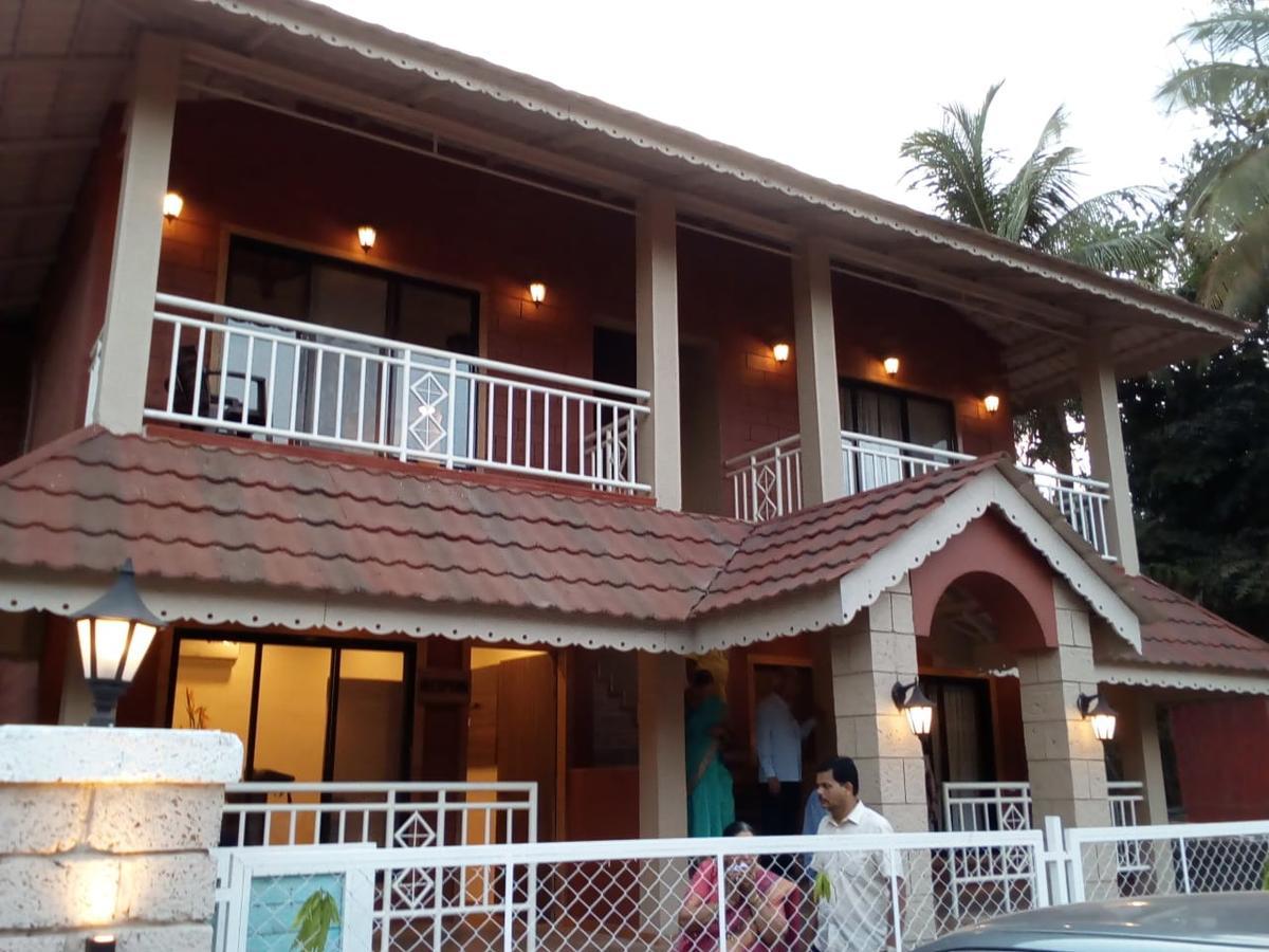 Feet Up Amaranth Resort Dāpoli Екстериор снимка